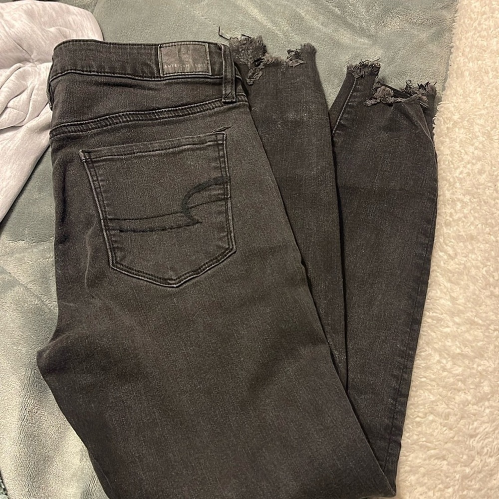 American Eagle Ripped Hugh-Waisted Skinny Jeans (Short Length)